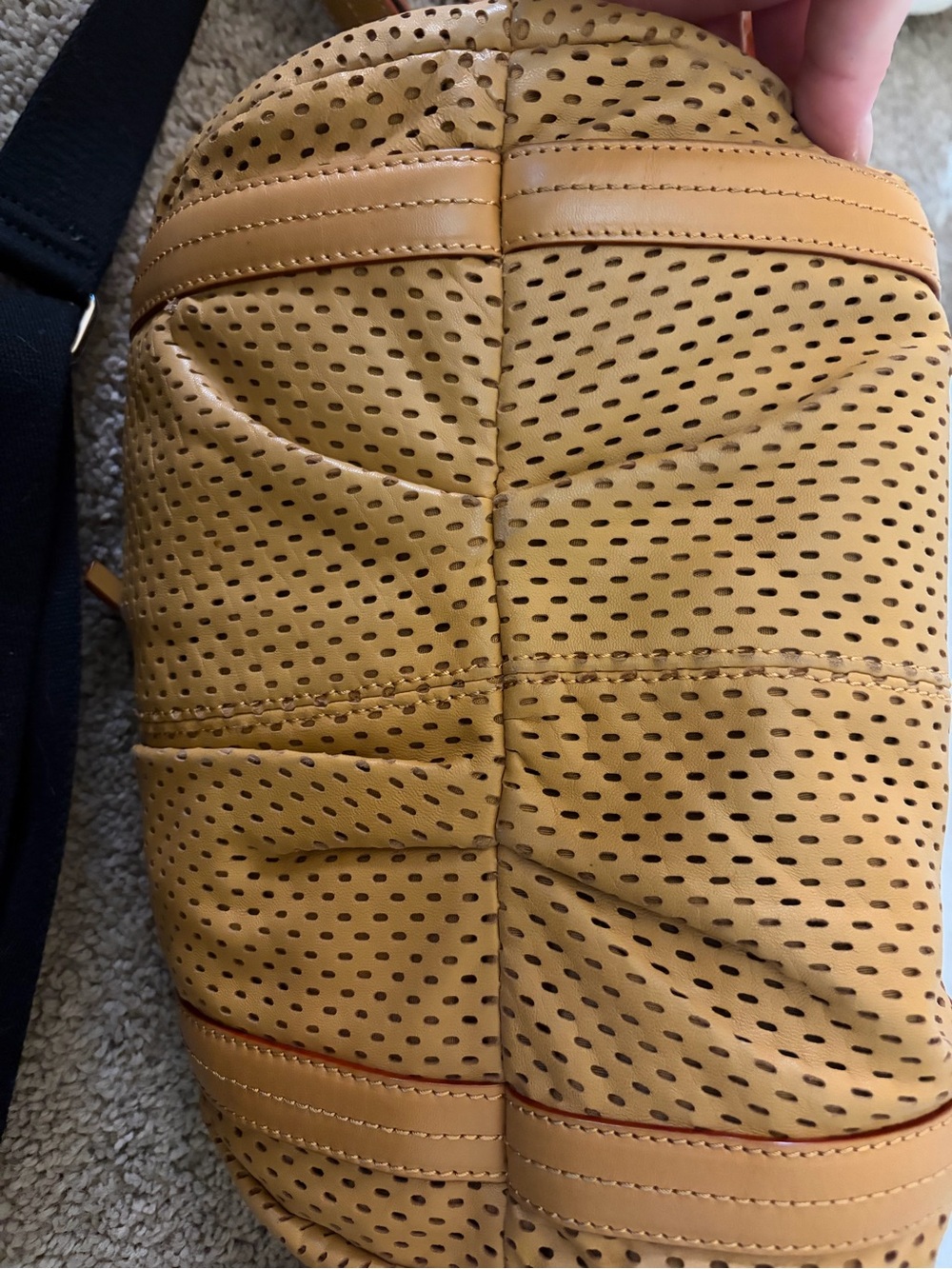 L.A.M.B tan perforated leather handbag with crossbody strap - Picture 3 of 7